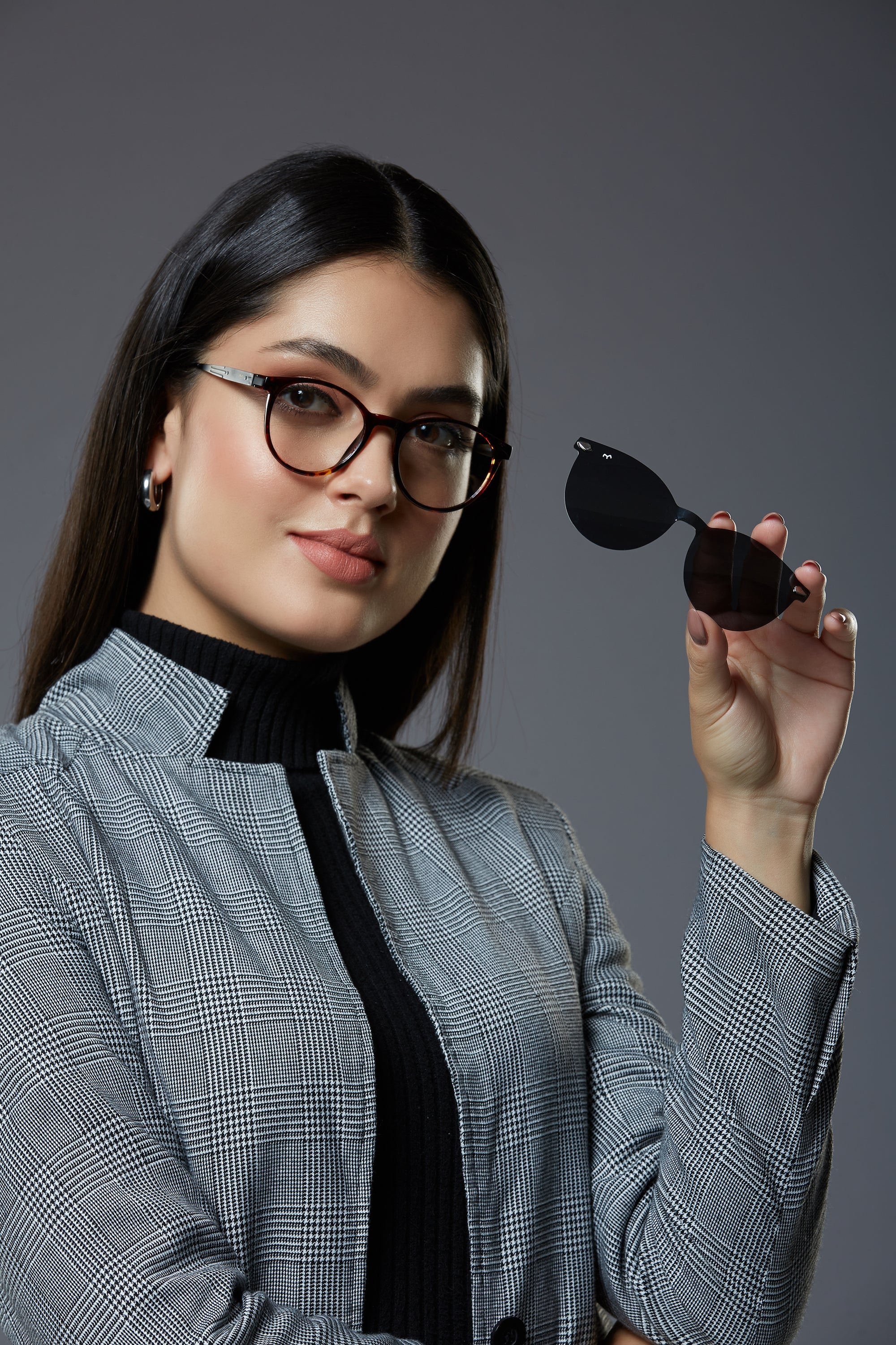 ClipZeez - TR Metal Black Oval Clip-on Glasses for Women